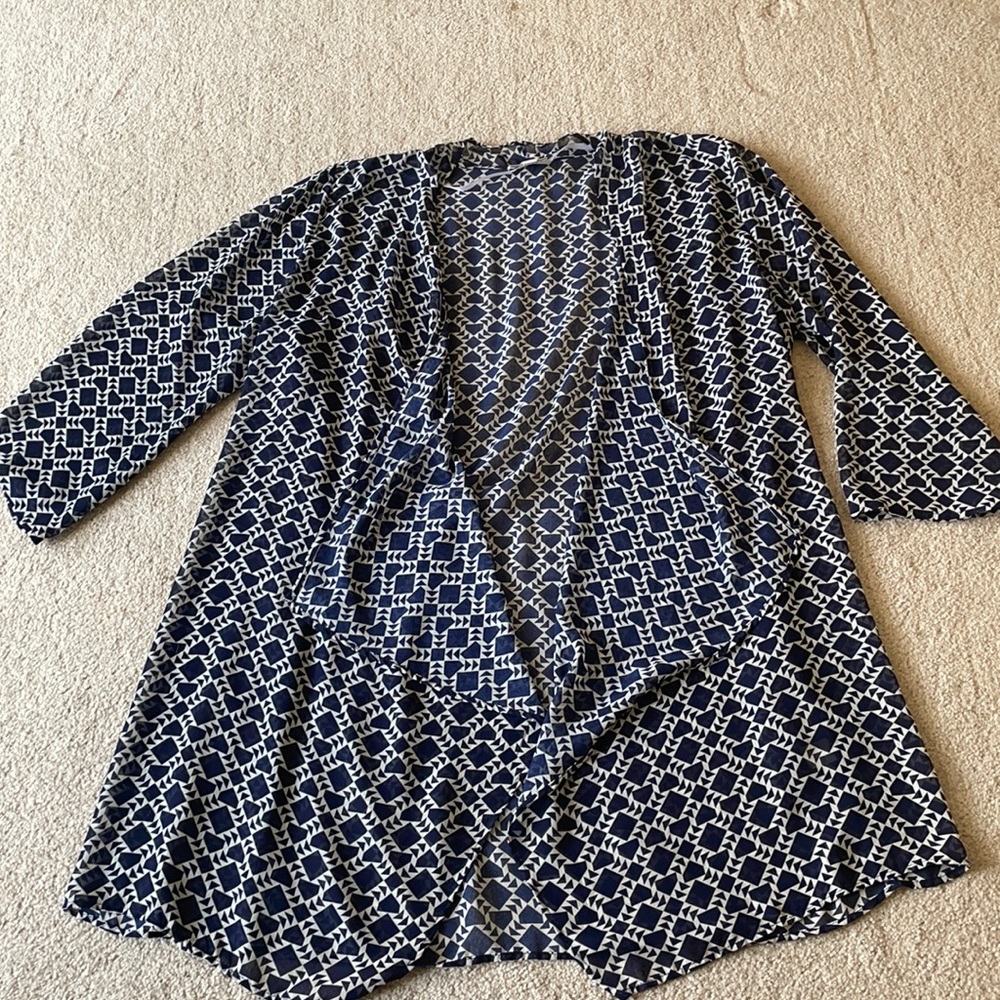 XL Charming Charlie 🔵⚪️ Geometric Cover
